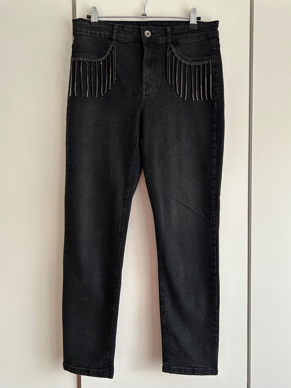 Jeans: Coole schwarze Jeans mit Strass-Steinen – Usato da Bern venduto da Smile-2707 1