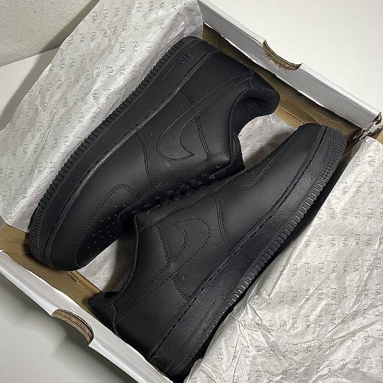 Nike Scarpe da uomo: Air Force 1 – Nuovo (secondo la descrizione) da Basel venduto da Eca02