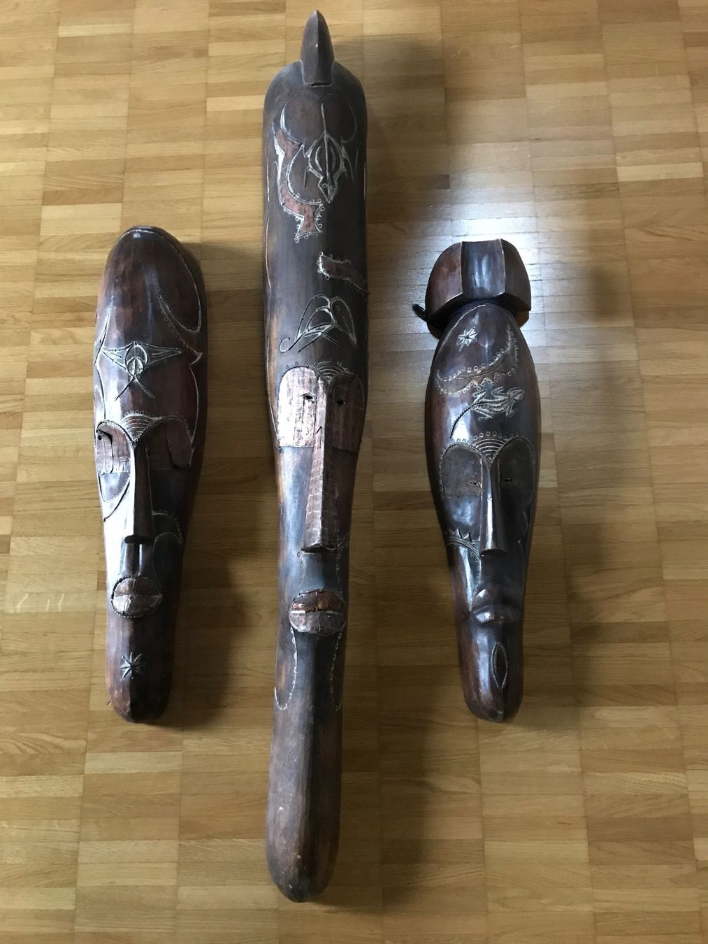 Internationale Kunst: Afrikanische Artefakte 3er Gruppe – Gebraucht aus St. Margrethen SG von kellenbh