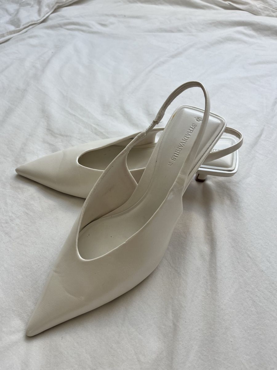 Stradivarius Scarpe da donna: Escarpins slingback Stradivarius blancs taille 37 – Usato da Lonay venduto da jes_8znz