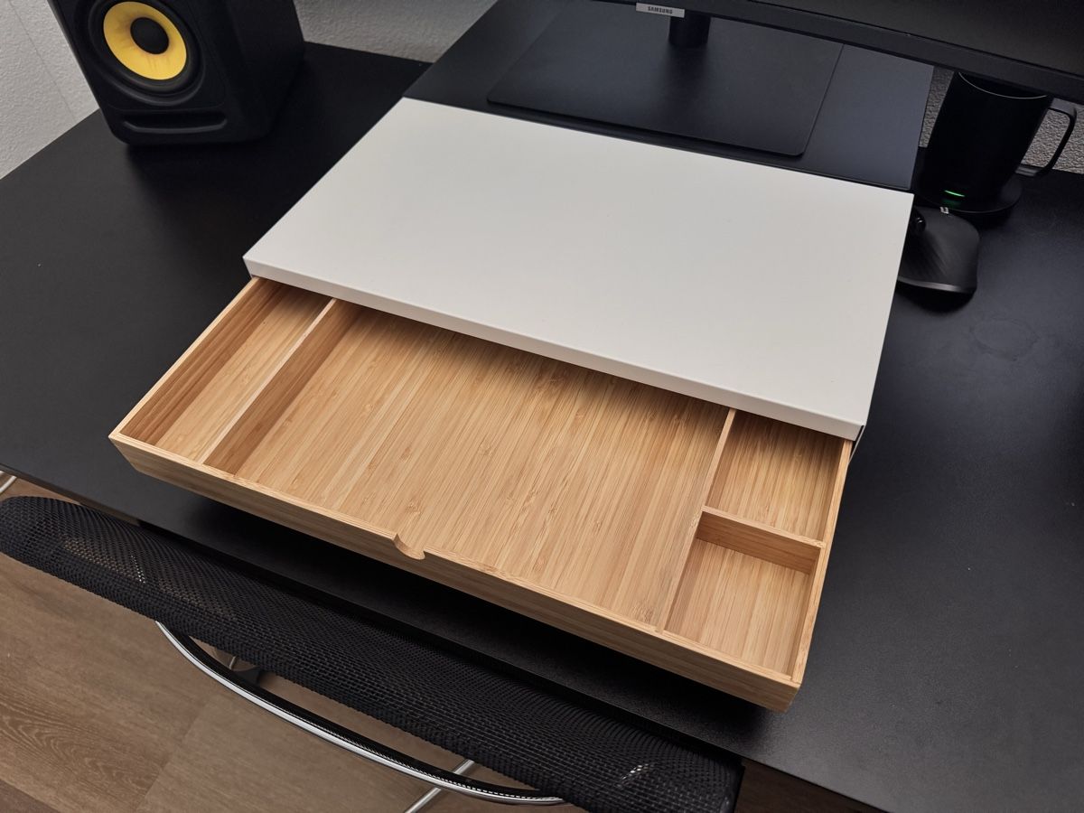 Autres décorations & accessoires: Monitorerhöhung Ikea Elloven – D'occasion à Burgdorf par alex.galli 2
