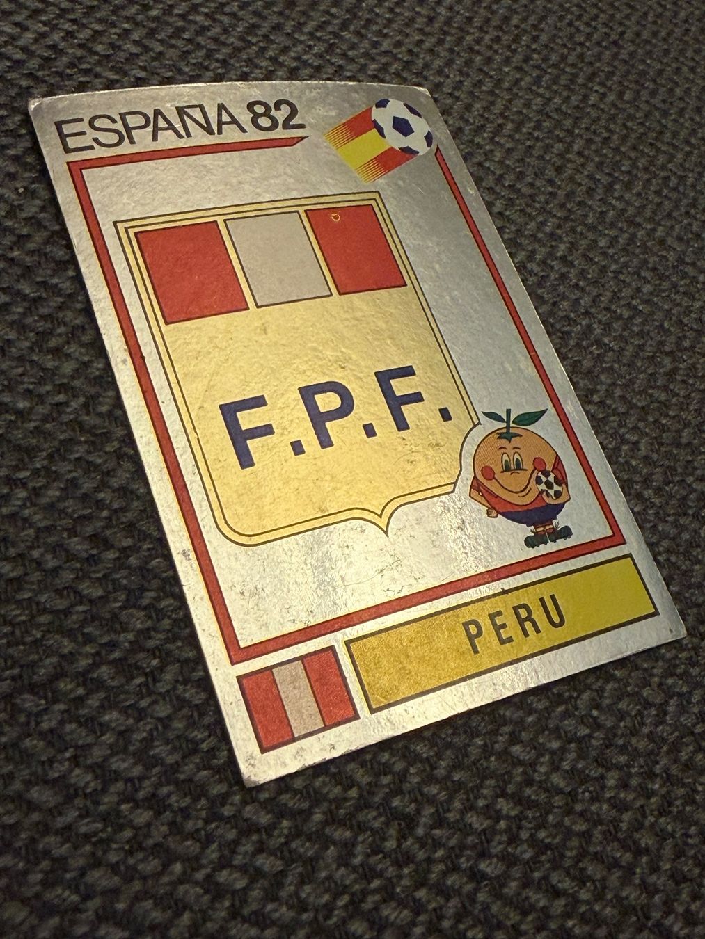 Panini Sammelbilder & Trading cards: Panini World Cup Espana 1982 - Badge Peru #72 – Gebraucht aus Nyon von Wyvern 1
