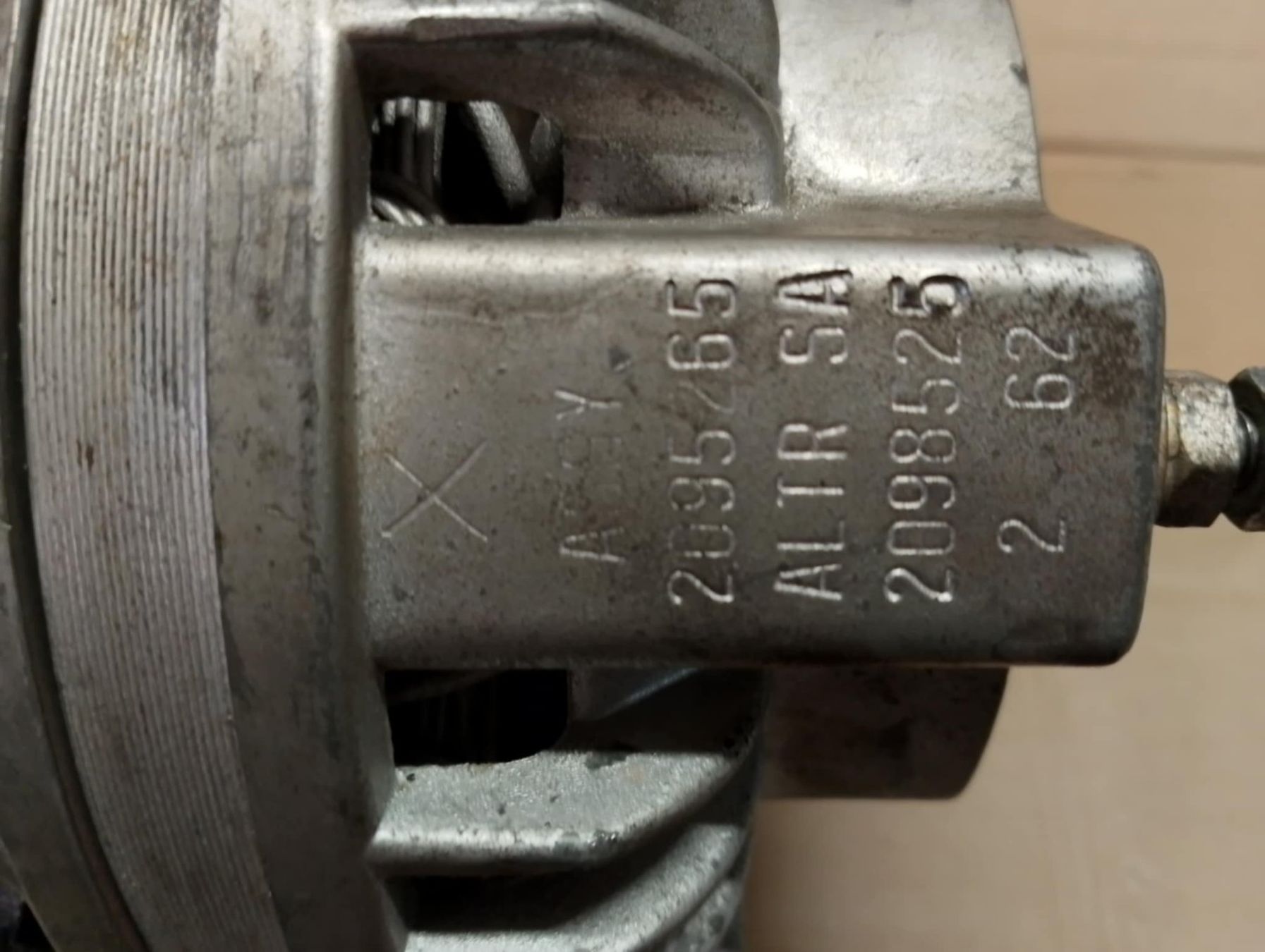 Tutti pezzi di ricambio auto: Chrysler Alternator plus Regler Mopar – Usato da Niedergösgen venduto da usc_tt5r 3