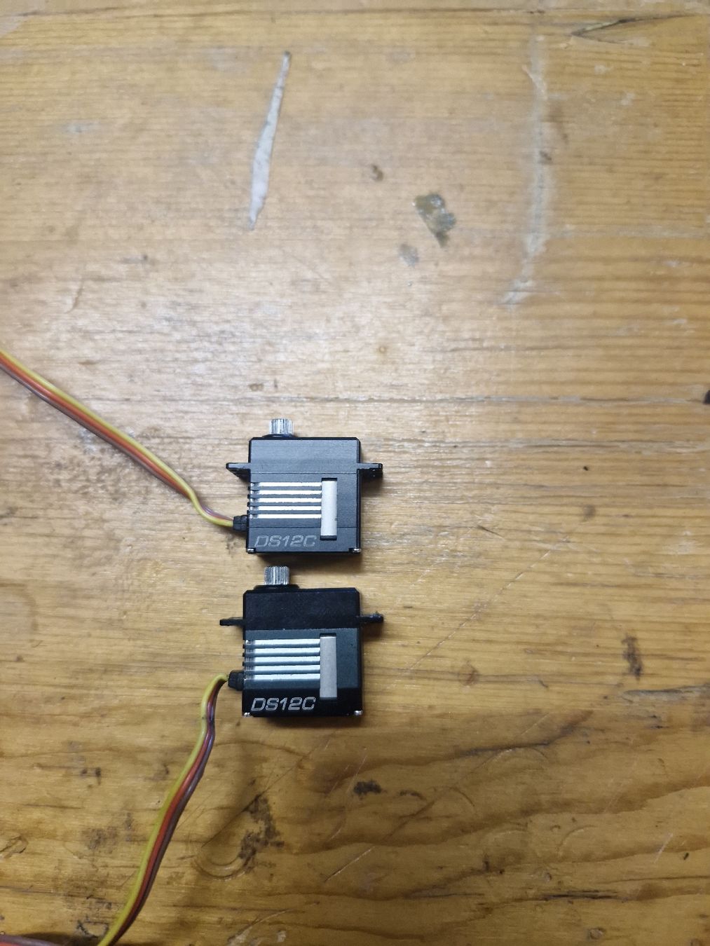 Modellismo RC: Verkaufe 2 gebraucht 2 SAB DS12C Servos – Usato da Buhwil venduto da Hd1996