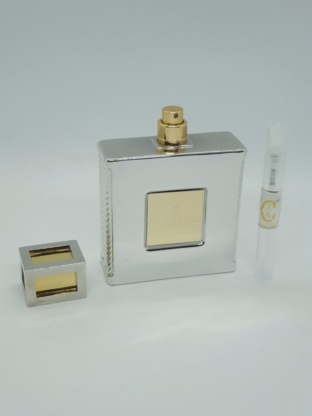 Profumi & Eau de Toilette: 5 ml CHARRIOL ROYAL PLATINUM EDP ABFÜLLUNG – Nuovo (secondo la descrizione) da St. Gallen venduto da CaliSunshine