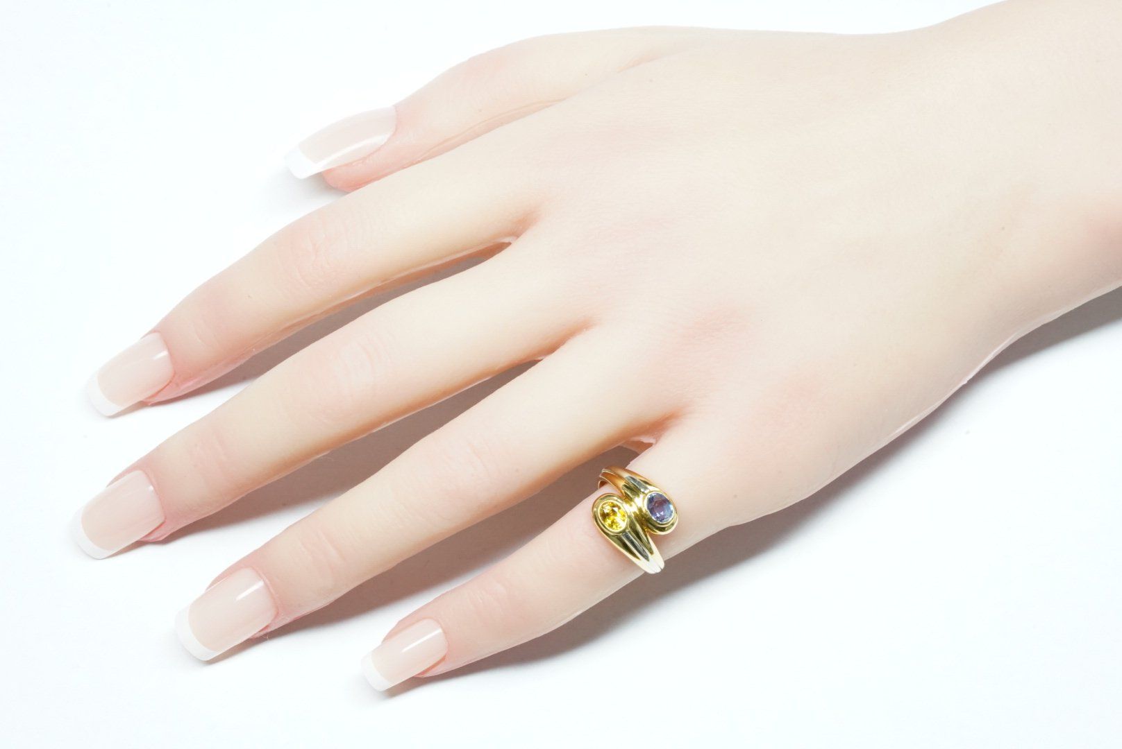 Anelli: Fingerring 18k Gelbgold mit Saphiren – Usato da Bülach venduto da Re-Jewelled 4