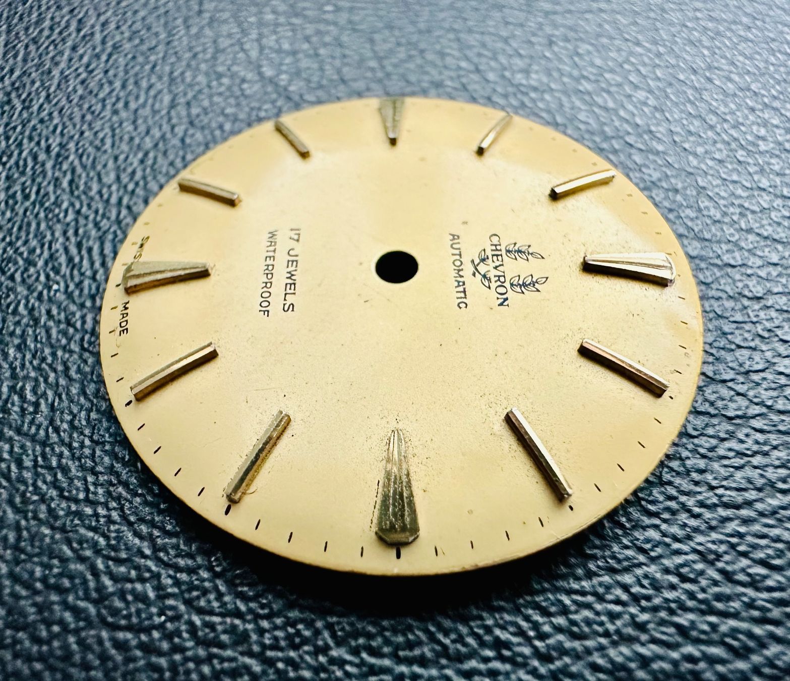 Swiss Uhren: CHEVRON Swiss Made Automatic - CADRAN 28.5 mm – Gebraucht aus Conthey von advisia 1
