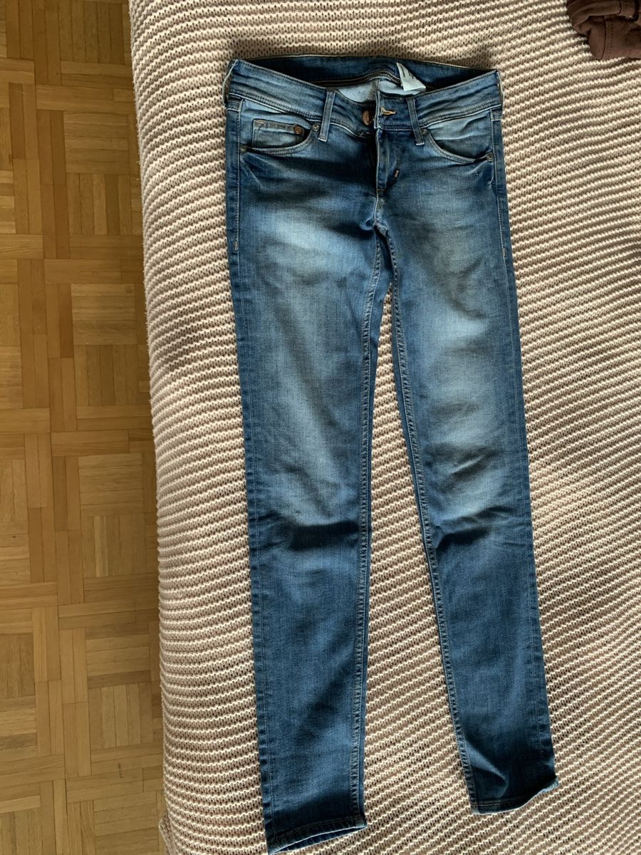 H&M Jeans: Jeans slim droit – Usato da Montreux venduto da Izapeche811 3
