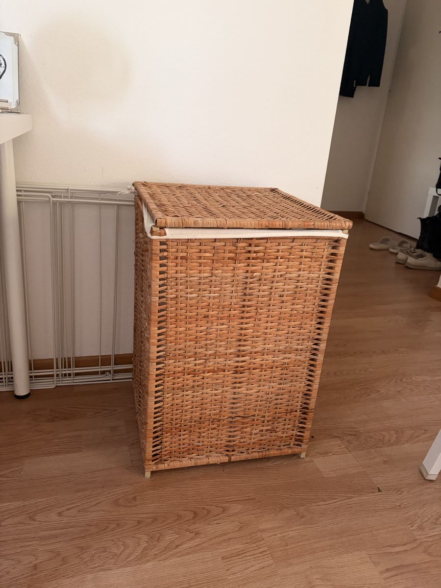 Ikea Paniers à linge: Wicker laundry basket with lid, brown, good condition – D'occasion à Zürich par jan_gf9s 1