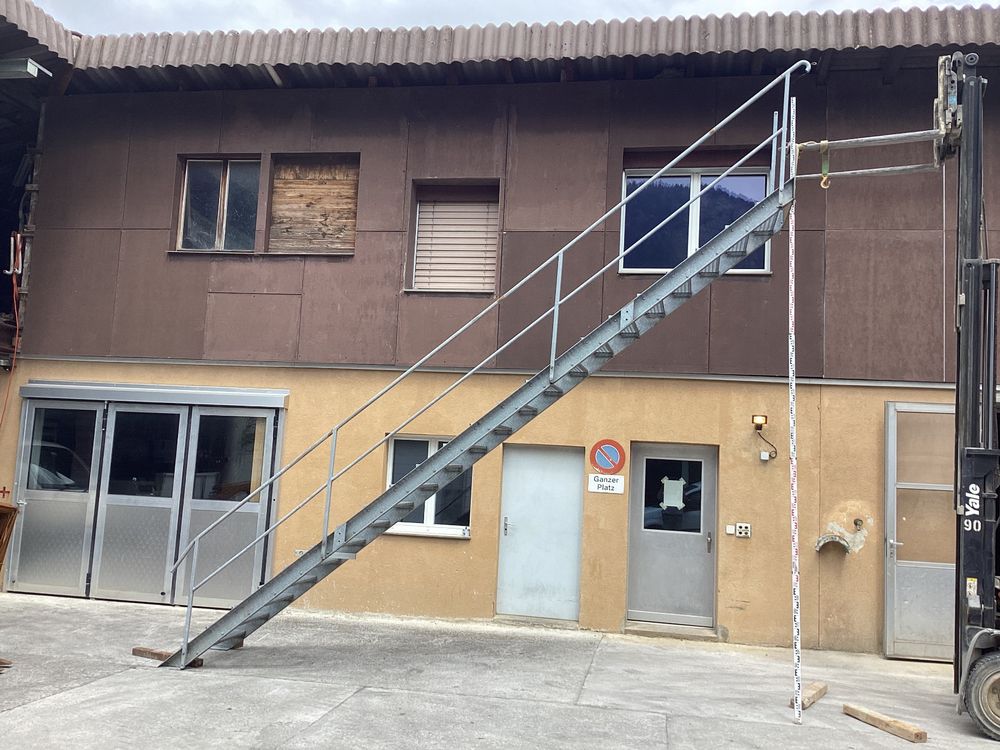 Spannende Stahltreppe Aussen Gebraucht Ebenbild
