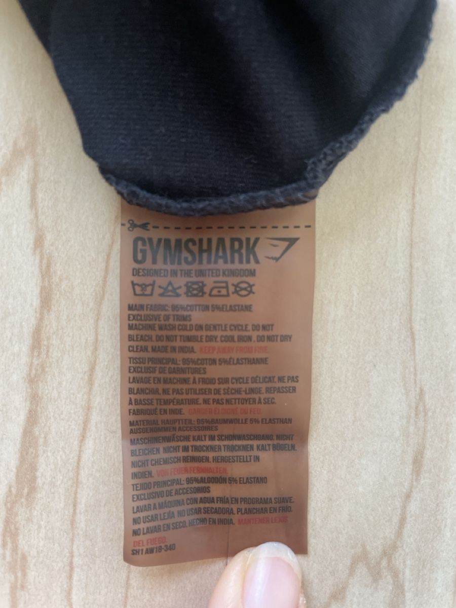 Gymshark Tops: Gymshark Crop Top, Schwarz, Grösse S-M – Gebraucht aus Sissach von nelimas 3