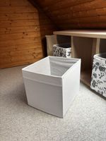 Regal mit Ikea Boxen