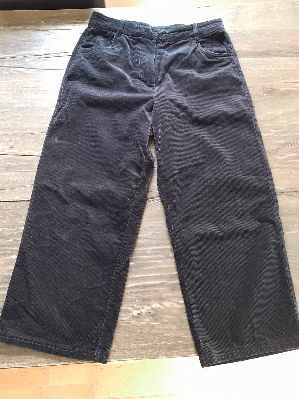 C&A Pantaloni: C&A Cord Hose Gr.40 – Usato da steffisburg venduto da nataliaj