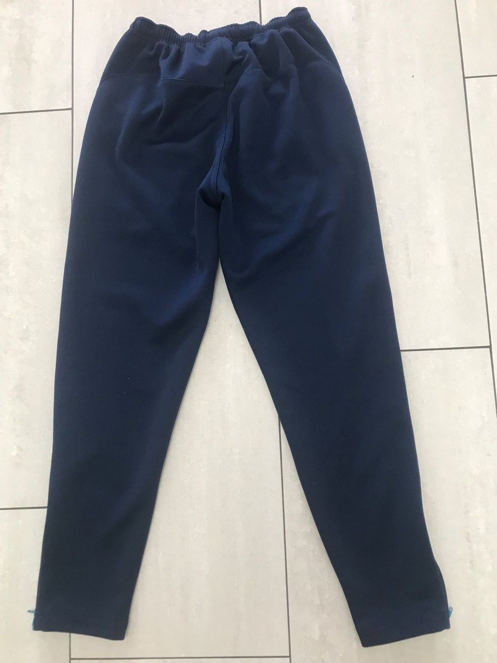 Pantaloni: Sporthose/ Trainerhose dunkelblau Gr.164 – Usato da Wädenswil venduto da JJ15 1