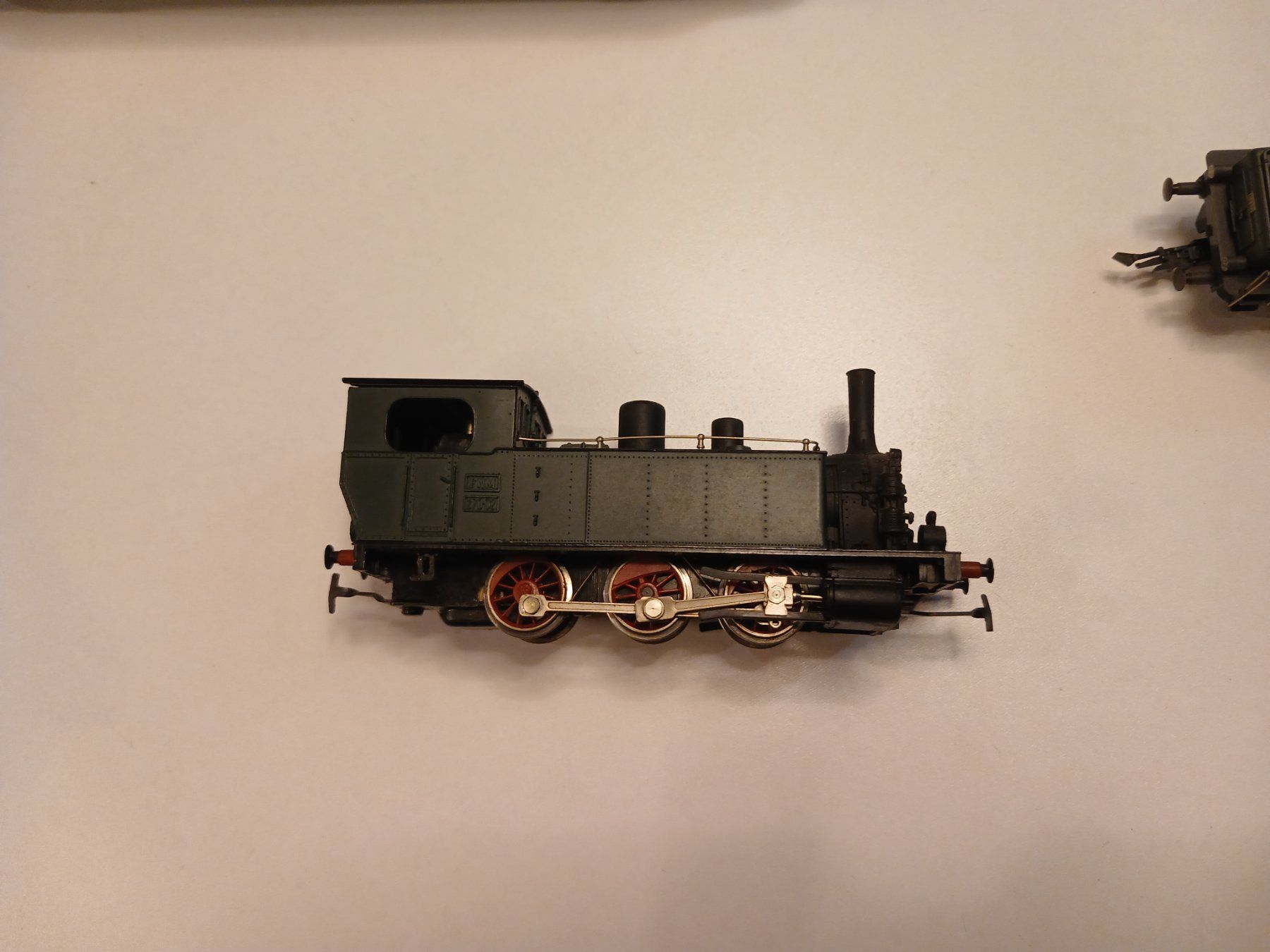 Modellini di ferrovie: 5 H0 Modeleisenbahn Loks – Usato da Rüfenacht BE venduto da zur_2s9l 4