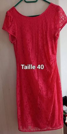 2 belles robes quasi neuves