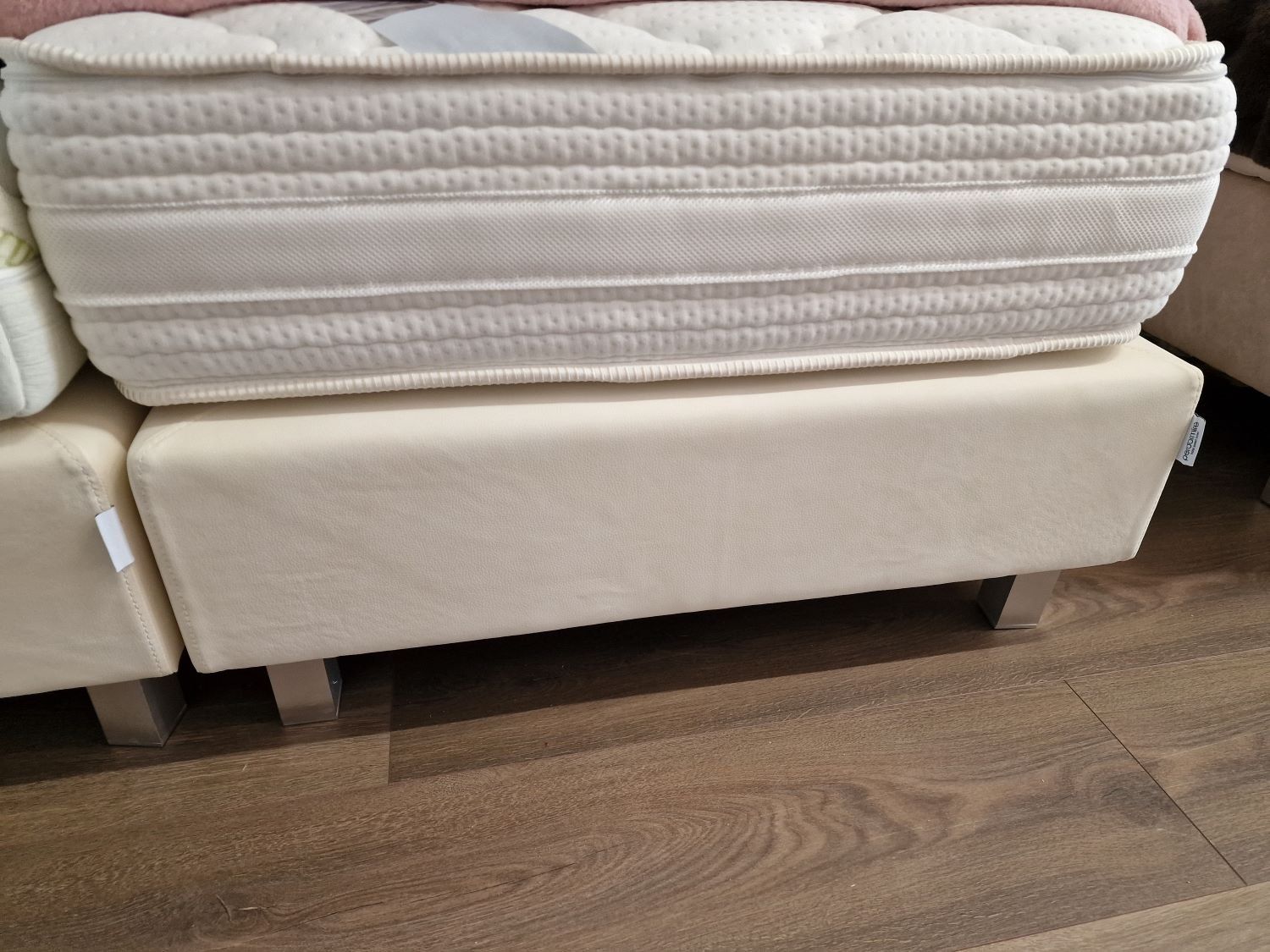 Letti: Boxspringbett in der Ausstellung in Creme – Nuovo (secondo la descrizione) da Oensingen venduto da directshop24 3