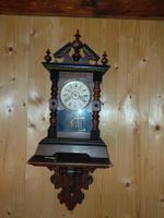 Antike Kaminuhr / Tischuhr, Holz (Rarität mit Sockel)