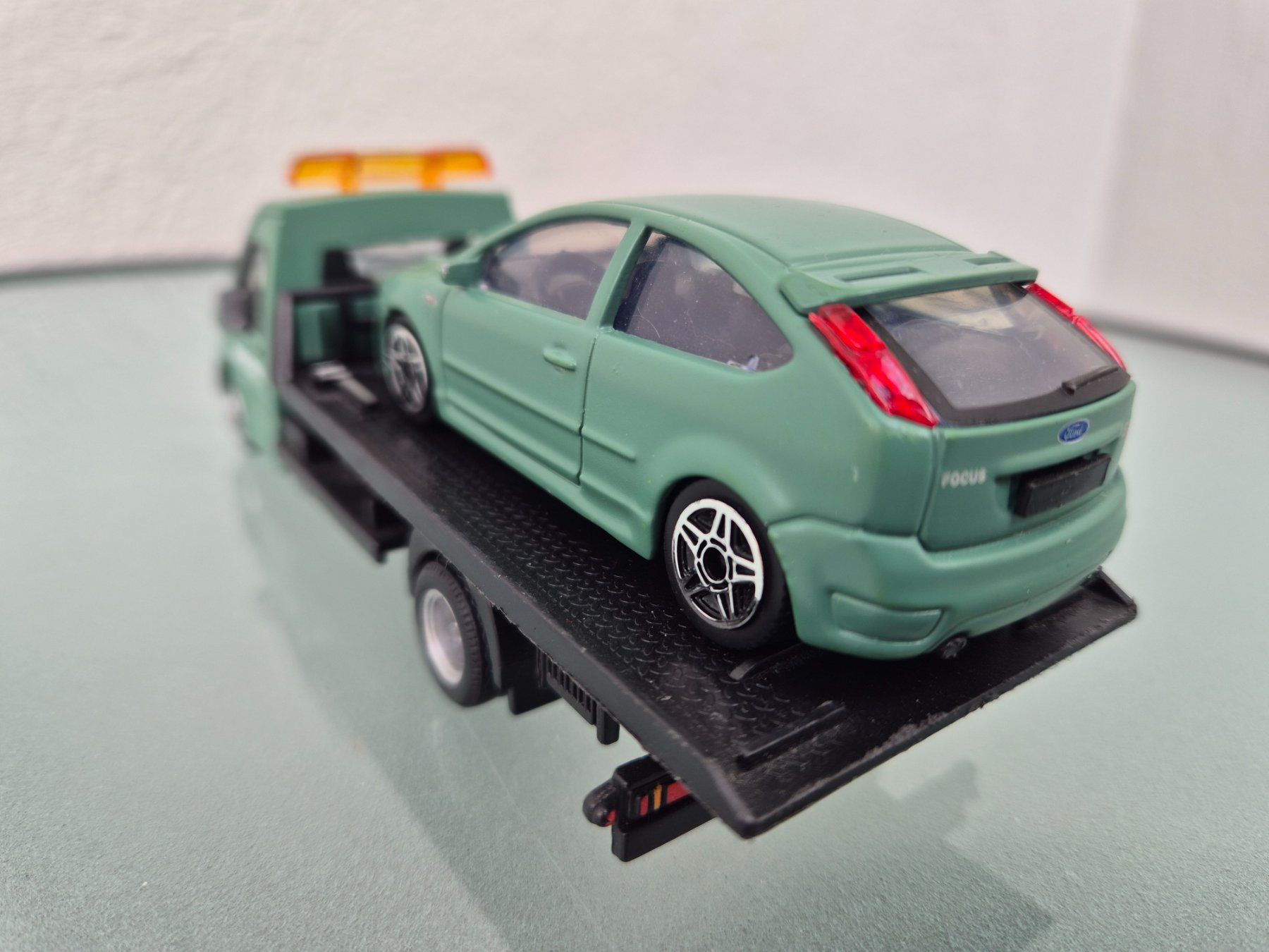 Ford Modellautos: Auto Transporter mit Ford Focus. 1:43 Burago – Gebraucht aus Oberbuchsiten von laffite54 7