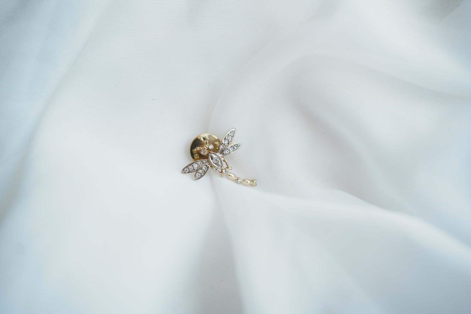 Gablonzer Spille & Fermagli: Vintage Pin Anstecker Libelle gold Strass – Usato da Volketswil venduto da HeredisAntiques
