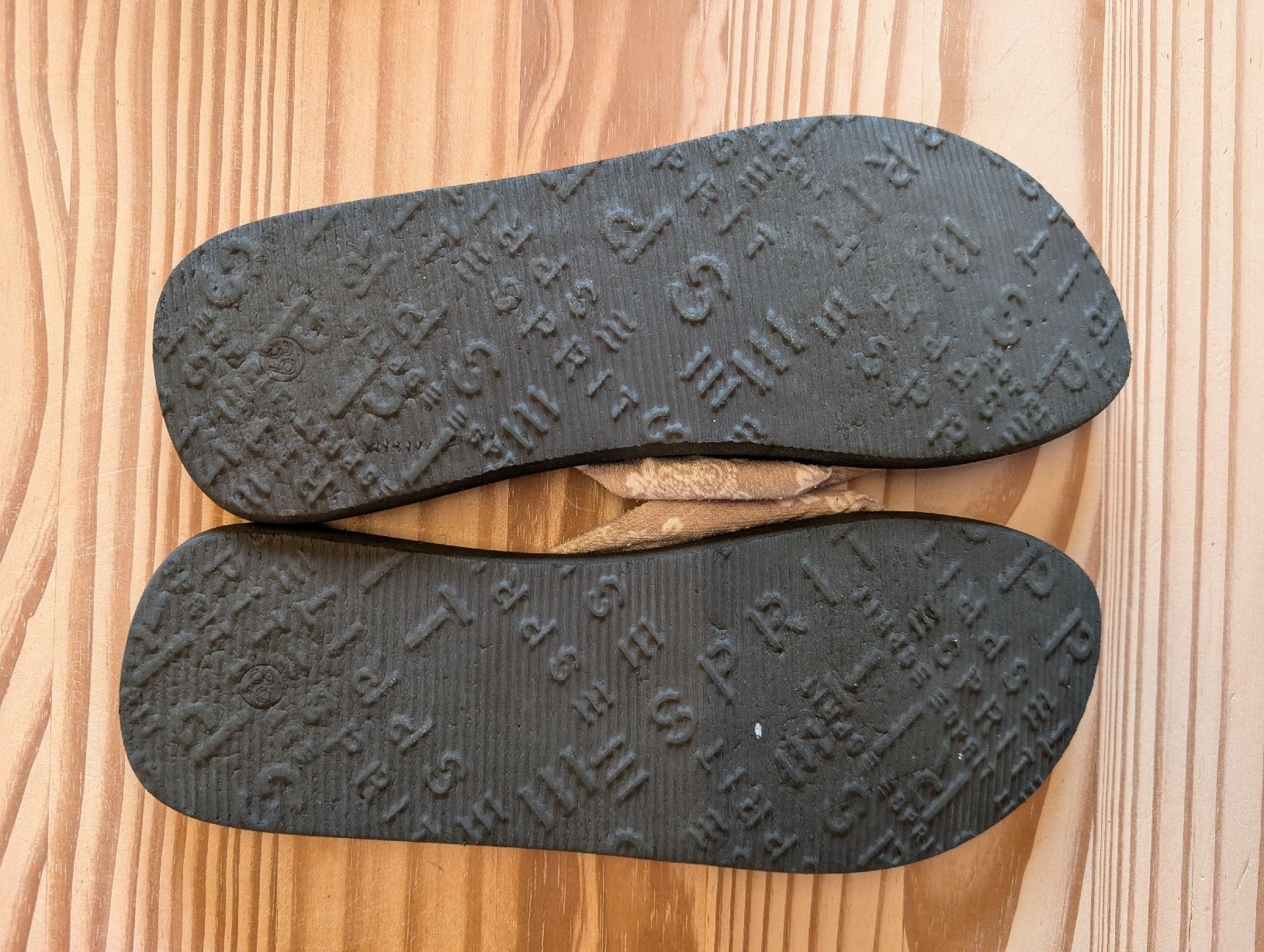Scarpe da donna: tongs Esprit – Usato da Château-d'Oex venduto da coraynaud96 3