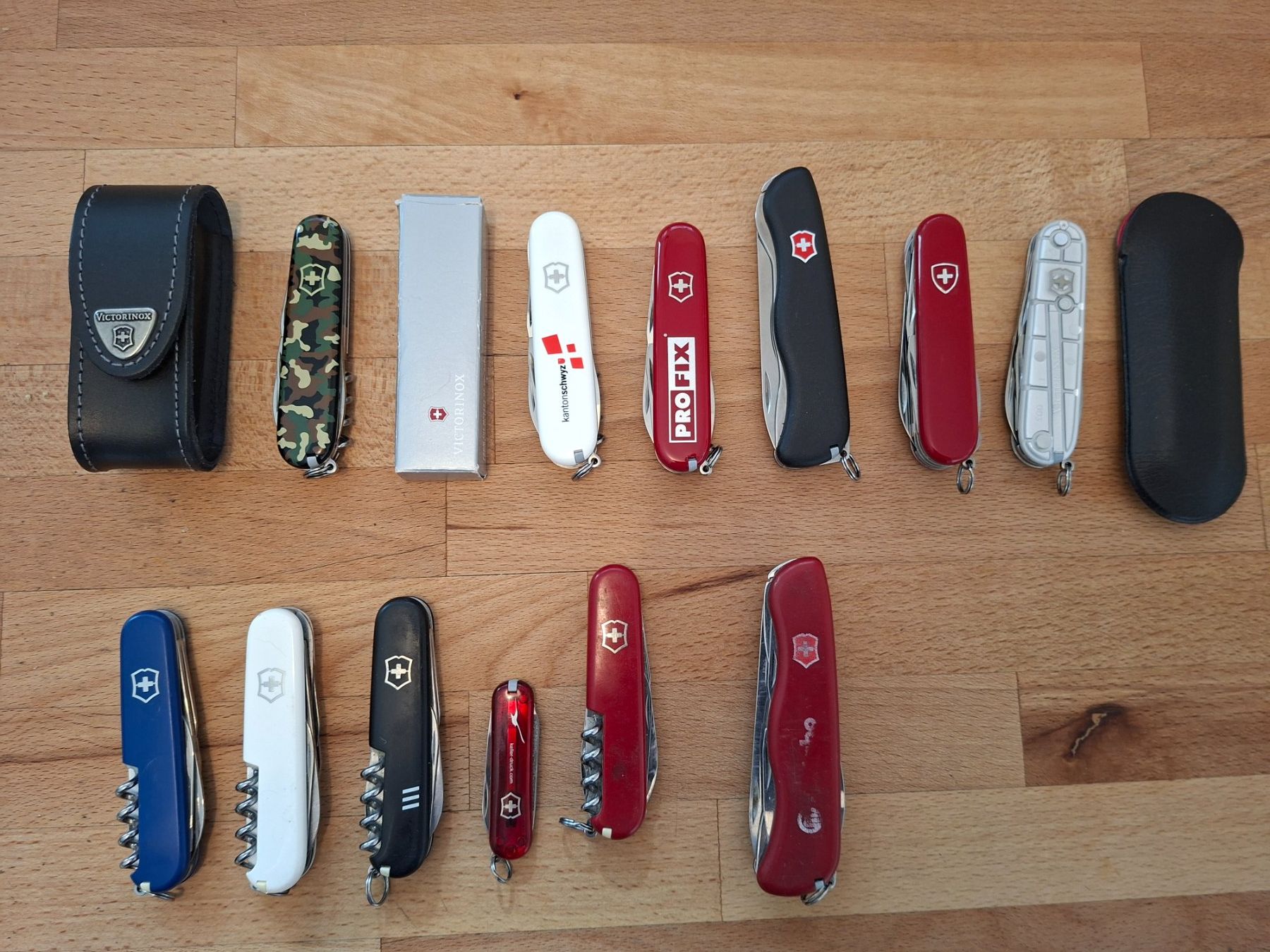 Victorinox Coltelli tascabile: 12x Victorinox Messer, teils Neu – Nuovo (secondo la descrizione) da Küssnacht am Rigi venduto da ben_8895