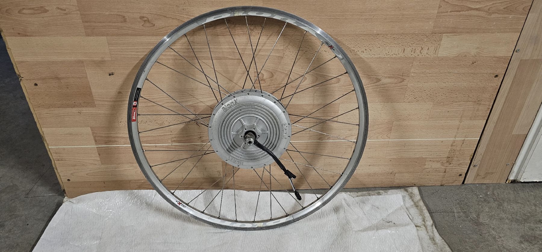Bionx Pezzi di ricambio: BionX E-Bike Motor mit Rad Neue – Nuovo e nell'imballaggio originale da Winterthur venduto da express36