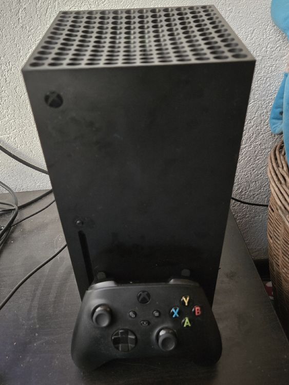 Xbox Series X : une manette blanche apparaît, la Series S concernée