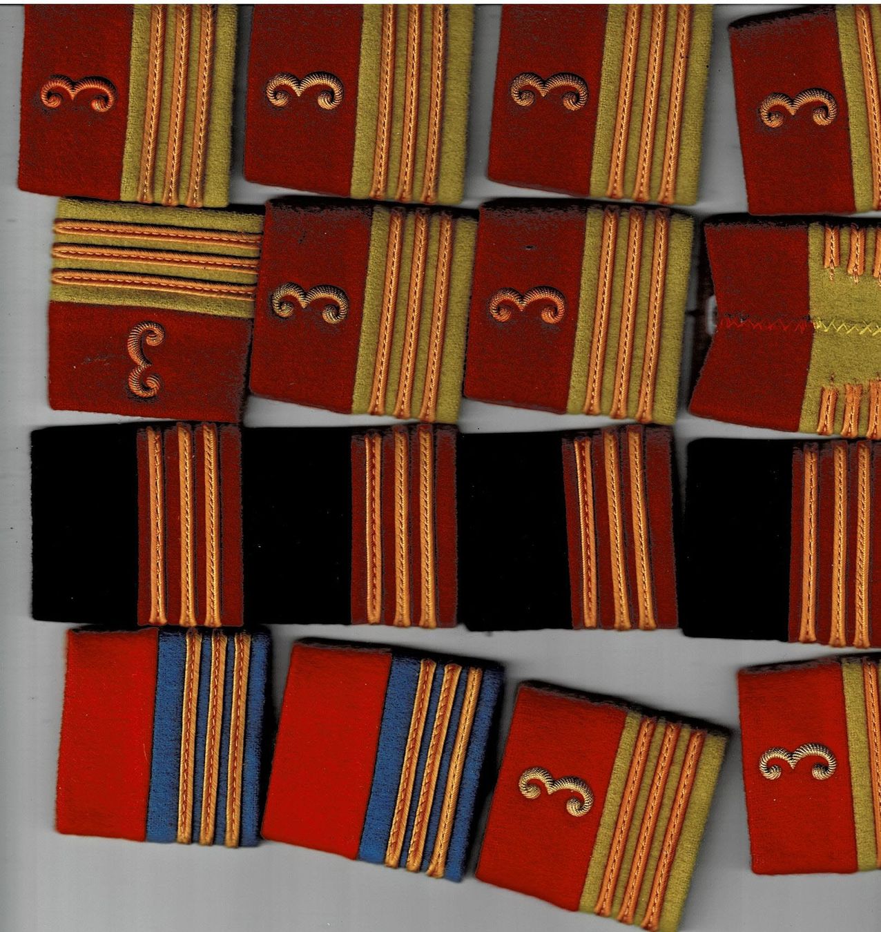 Schweizer Armee Placchette & Badge: Militär batten Sammlung – Usato da Sulz AG venduto da Oberdanne8