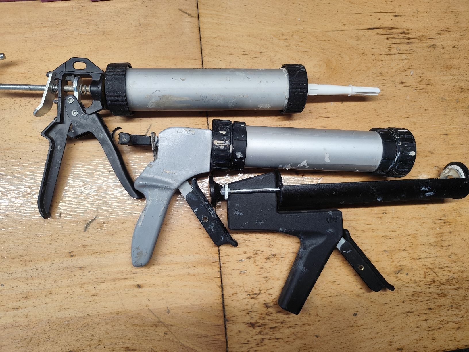 Tous les outils: 3 Silikon-Press  – D'occasion à Hellbühl par 30R_R30