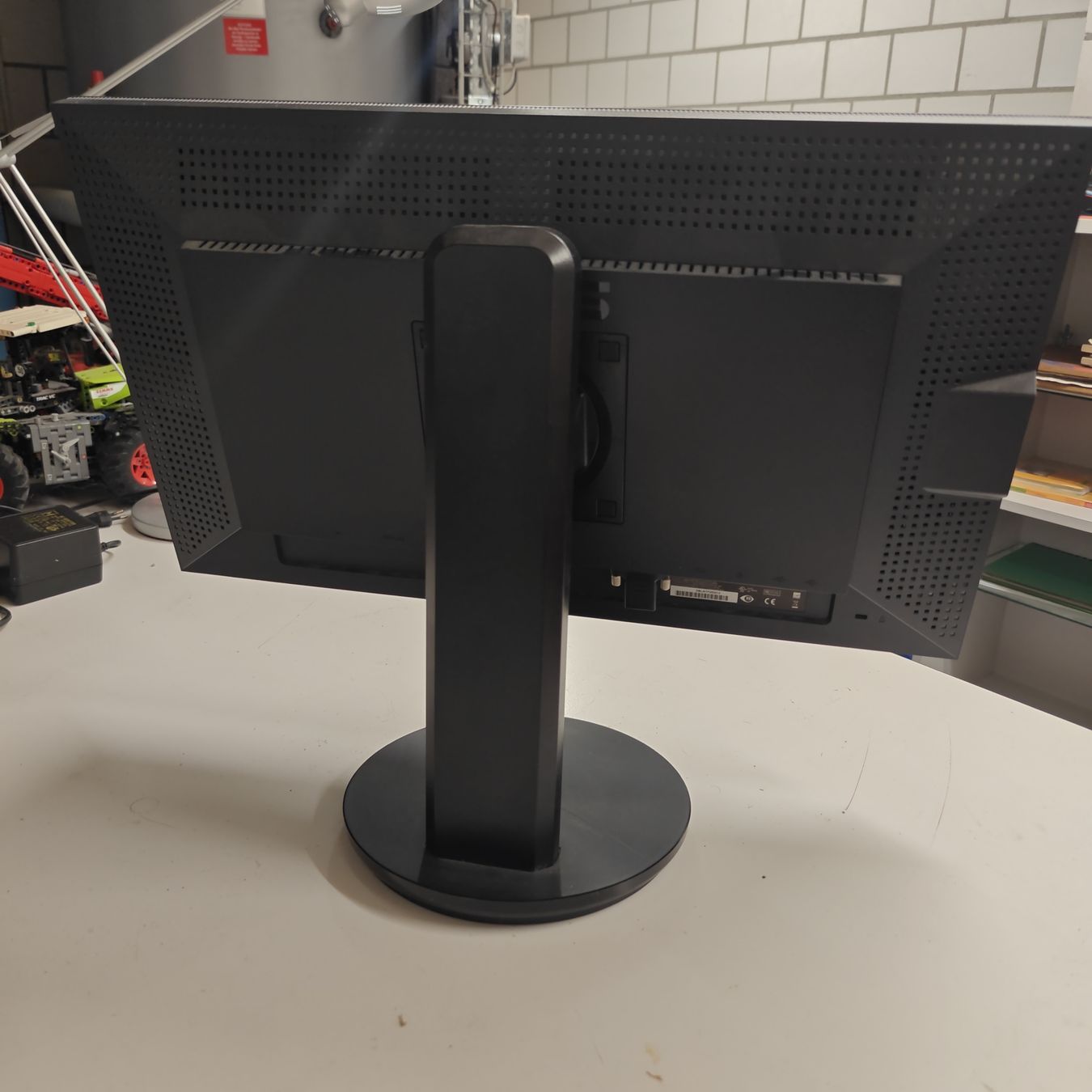 Ecrans: Asus Monitor 23" – D'occasion à Radelfingen b. Aarberg par gab_g96t 1