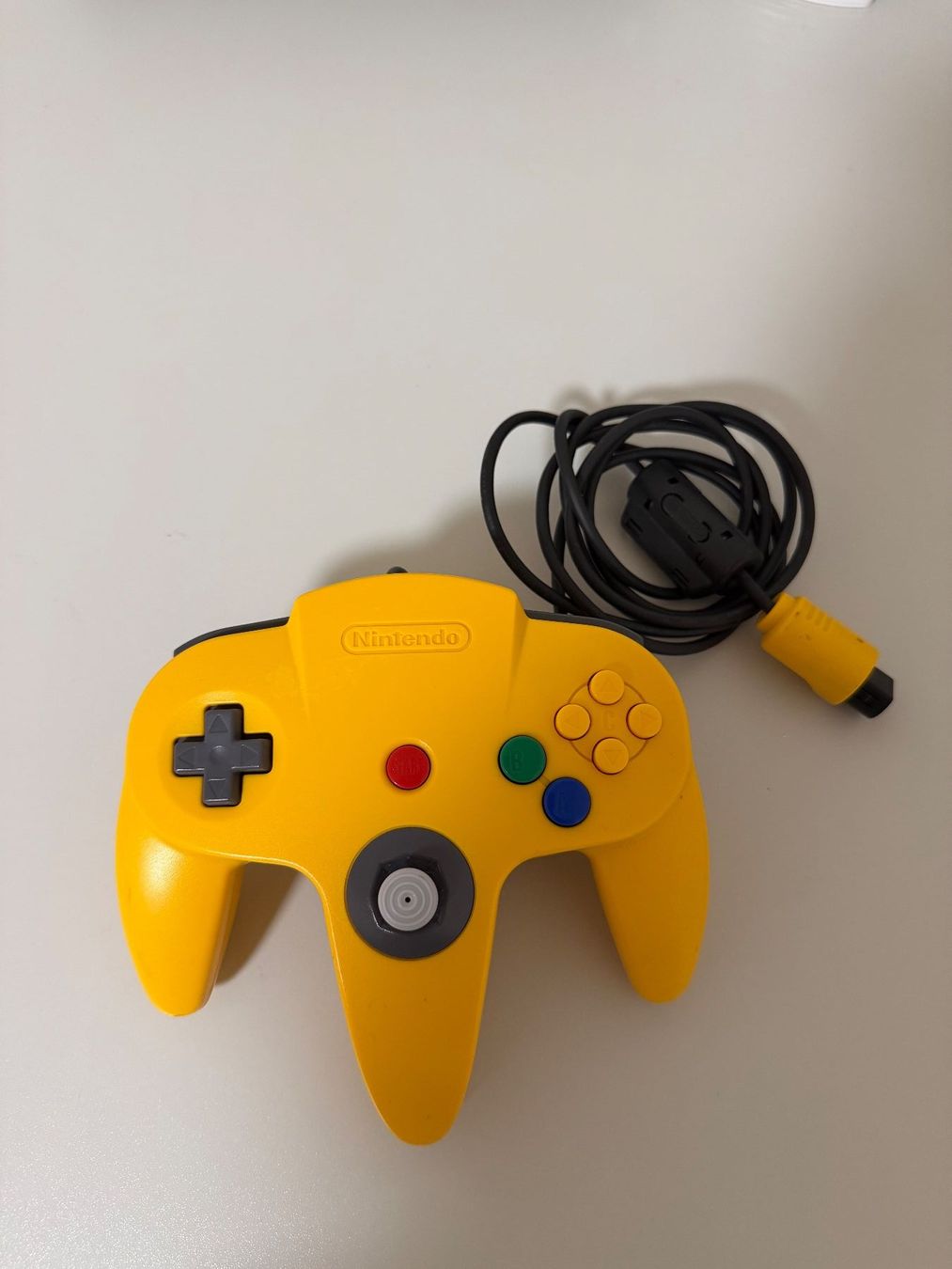 Manettes: Nintendo 64 Controller Gelb – D'occasion à Glattbrugg par Mister-Nintendo
