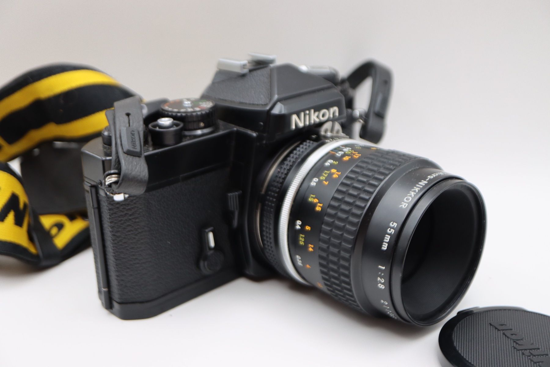 Nikon Kamera: Nikon FE Set mit 2 Nikkor Objektiven & Zubehör – Gebraucht aus Zürich von KE-Sales 1