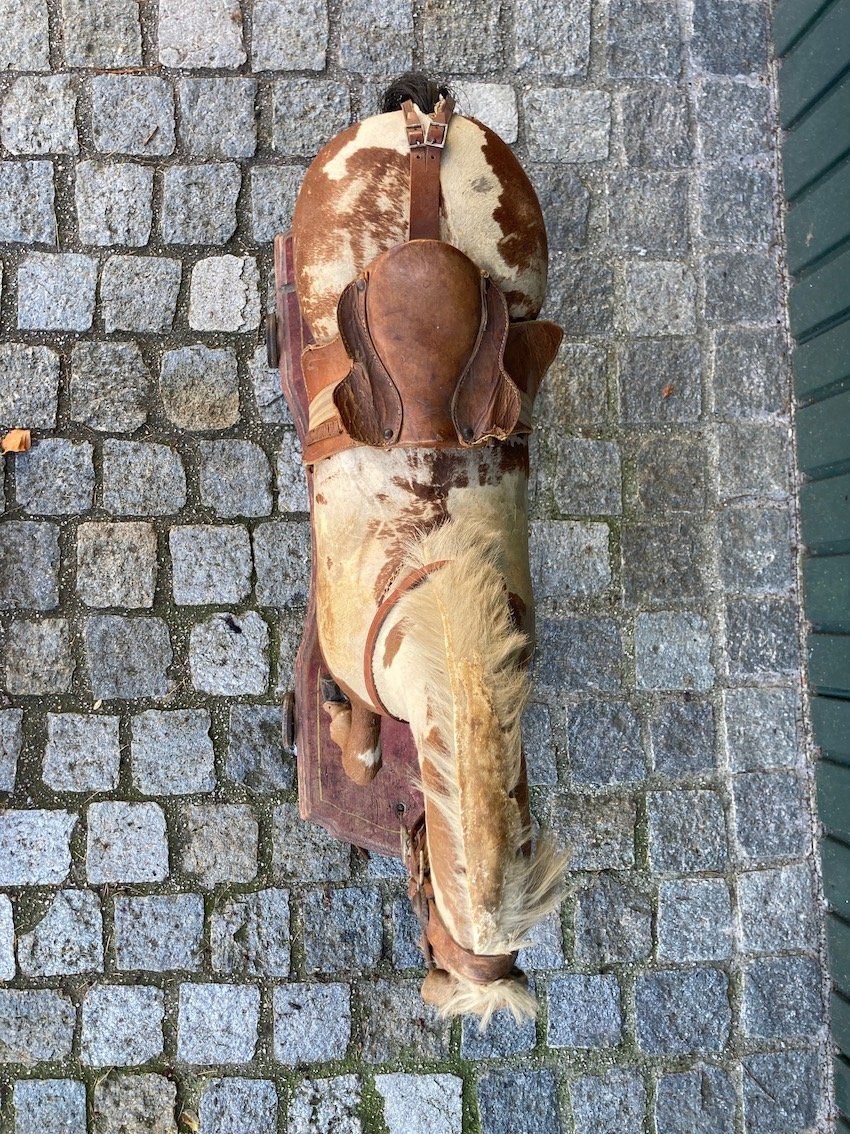 Giocattoli: Antikes Holzpferd / Rössli – Usato da Rumlikon venduto da Ambiente_Brocante 4
