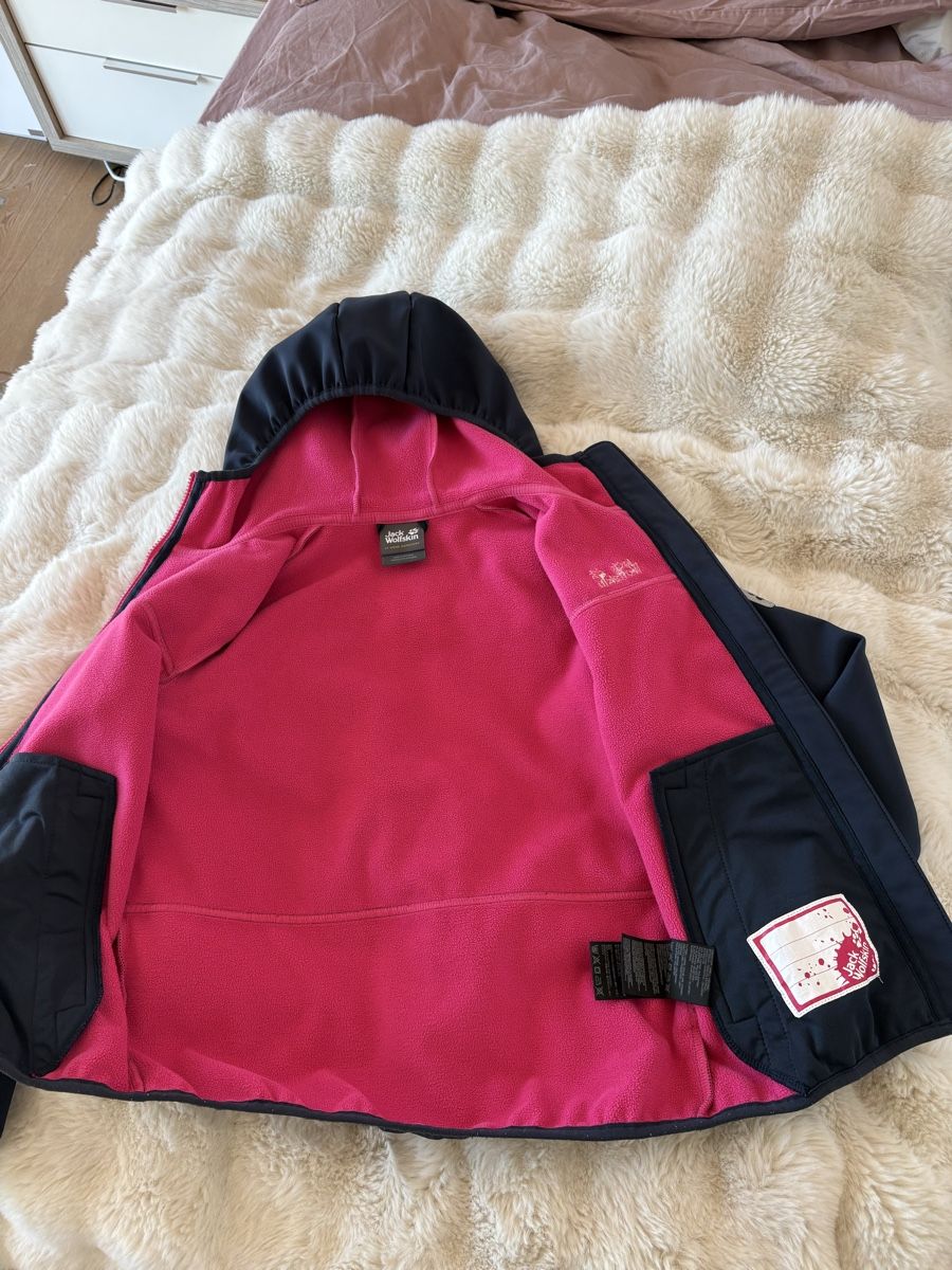 Jack Wolfskin Giacche & Cappotti: Softshelljacke Jack Wolfskin dunkelblau pink gebraucht – Usato da Stettfurt venduto da catwoman7 1