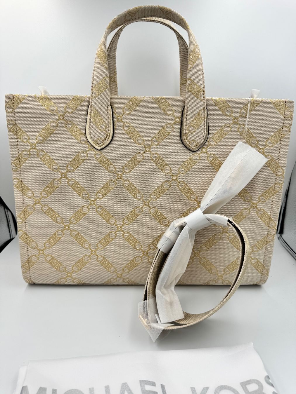 Michael Kors Borse da donna: Michael Kors Tasche palegold – Nuovo e nell'imballaggio originale da Wiedlisbach venduto da Sistershop 1