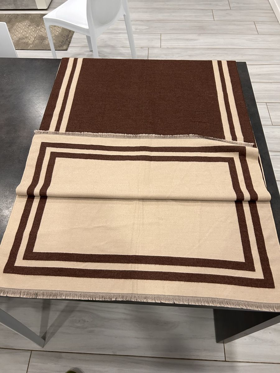 Foulard & Sciarpe: Morbida sciarpa double face – Usato da Camorino venduto da lor_vrl5 2