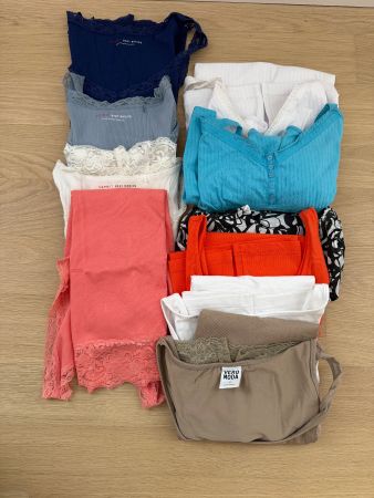 Sommerliches Top-Paket mit Spitze Gr.S/M 10 Shirts