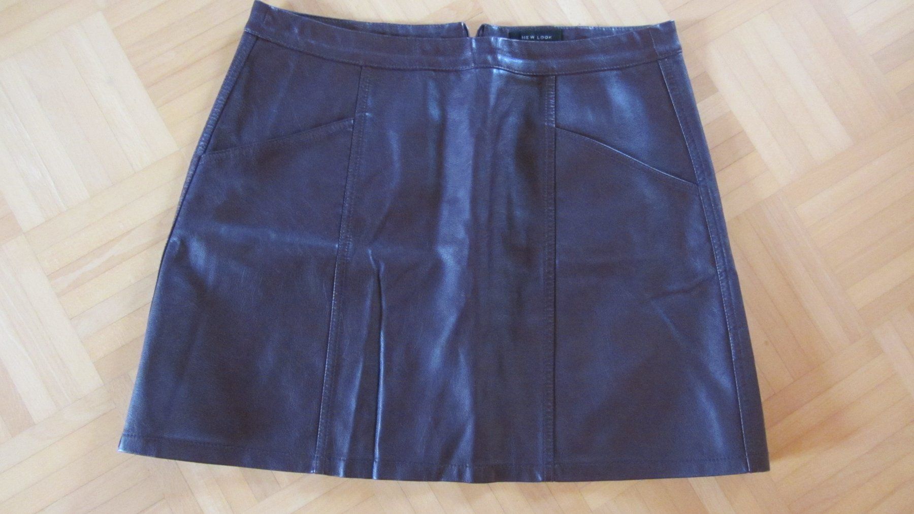 New Look Röcke: Jupe aspect cuir bordeau 42 – Gebraucht aus Oberried FR von berg04