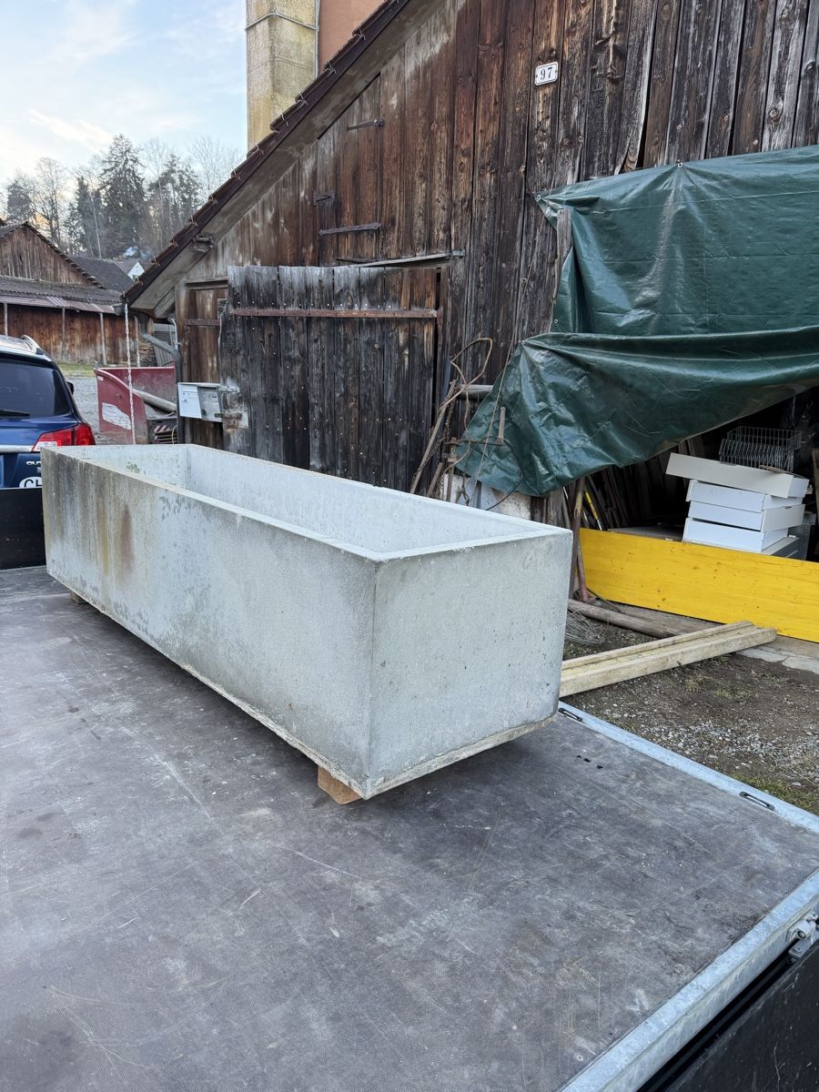 Stagni & Fontane ornamentali: Betonbrunnen – Usato da Maur venduto da viao