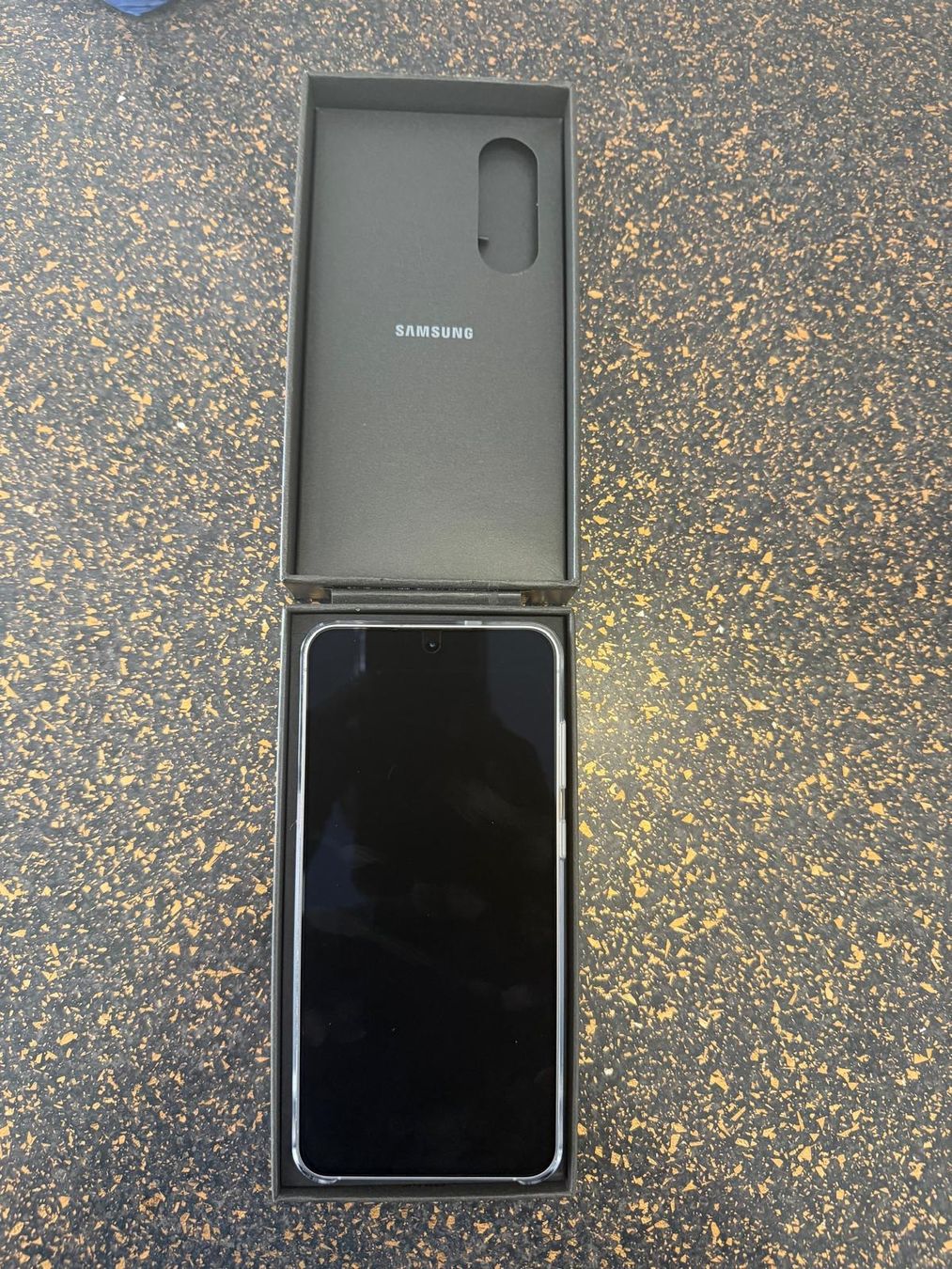 Samsung Telefoni cellulari / Smartphones: Samsung Galaxy S25 FE Smartphone – Usato da Burgdorf venduto da Roscheh
