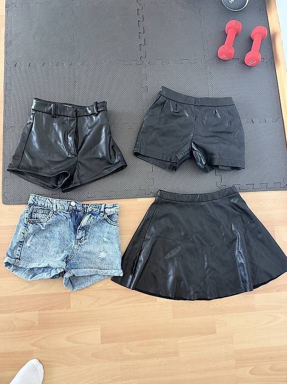 Lotti & Set di vestiti: Shorts und Rock – Usato da Oensingen venduto da luk_6wrk
