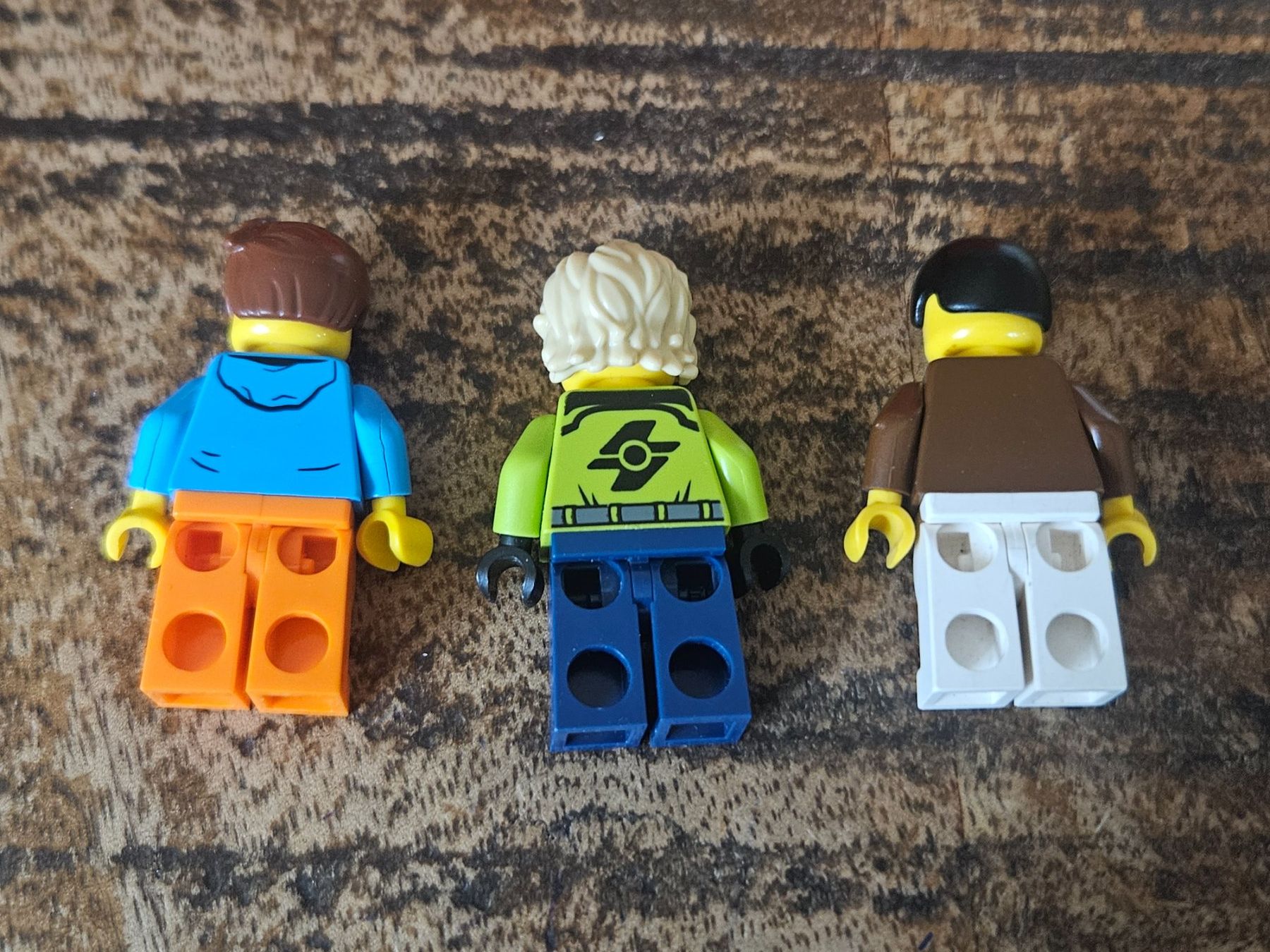 Lego Kit di costruzioni: lego lot de 3 figurines – Usato da Confignon venduto da Ecrofigs 1