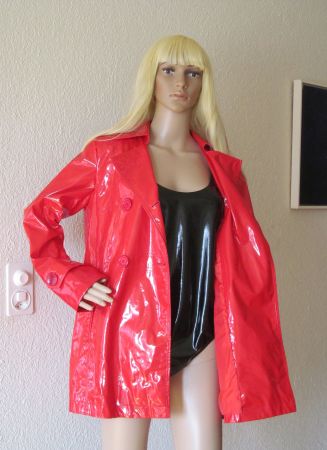 rote Lackjacke Regenjacke von Actuelle  Gr. 38