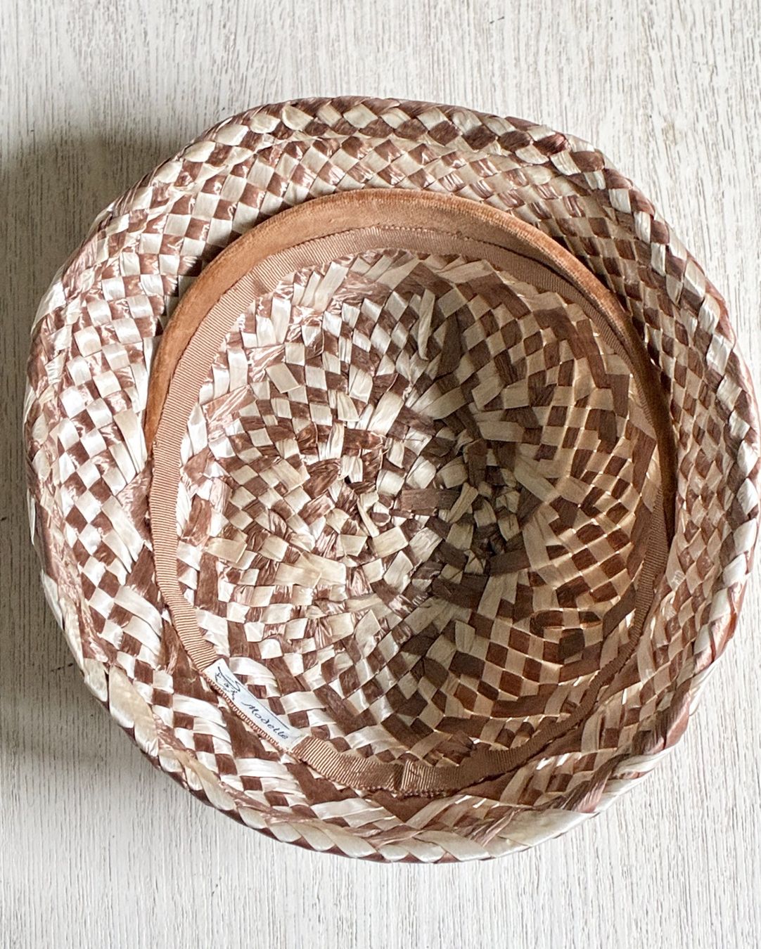 Copricapi, berretti & cappellini: Vintage Basthut Crème/Braun mit Samtknopf – Usato da Kloten venduto da Nephty 7