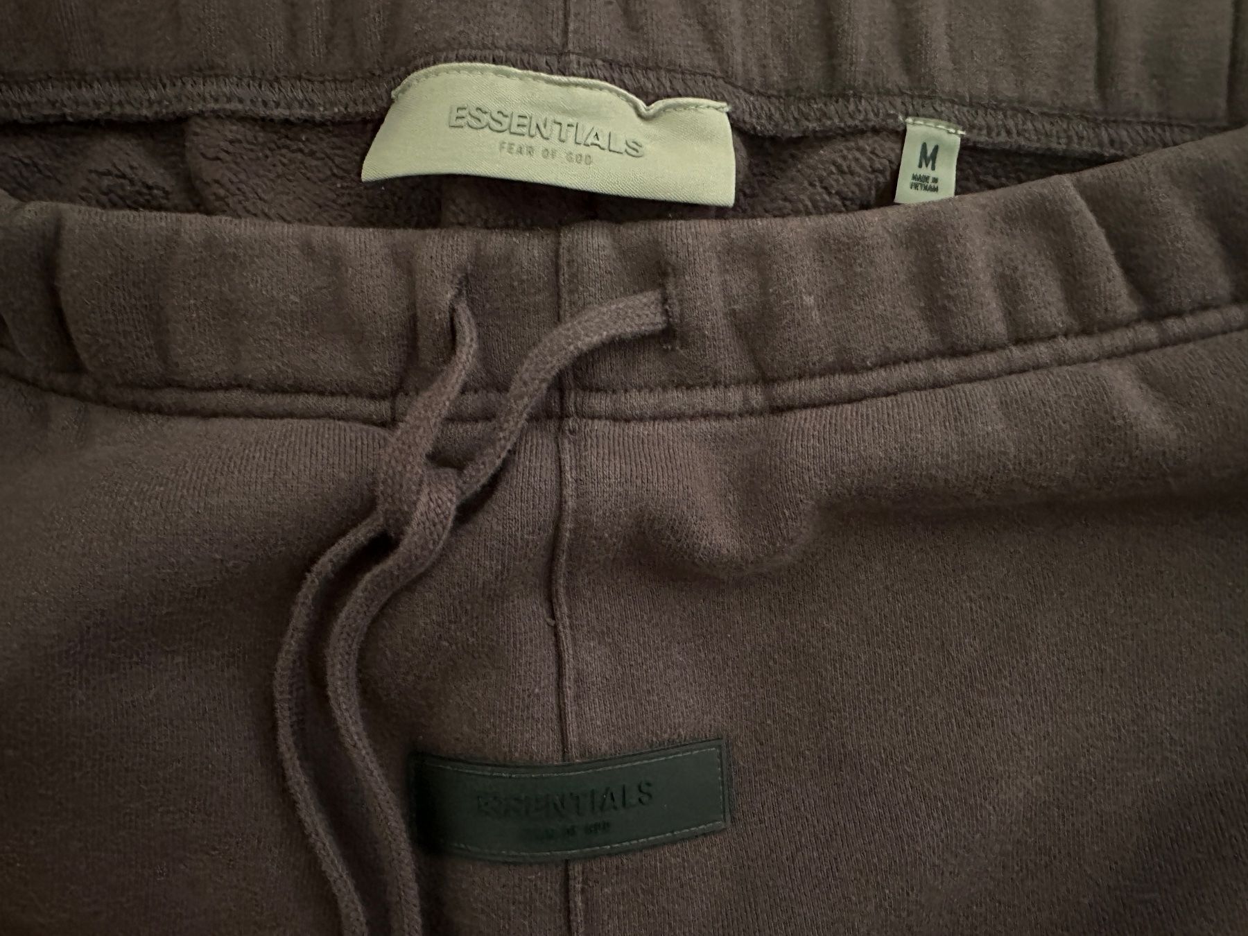 Fear of God Pantaloni: fear of god essentials sweatpants – Usato da Toffen venduto da manimatter 2
