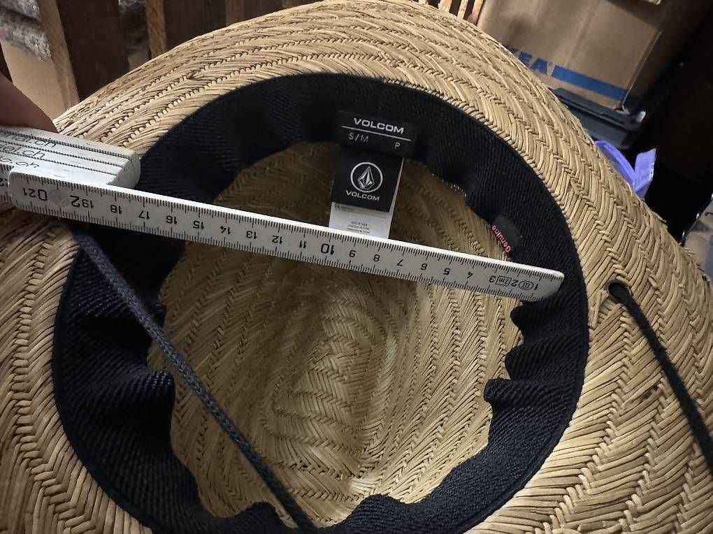 Copricapi, berretti & cappellini: Strohhut Volcom – Usato da Zürich venduto da Hanglooi 1