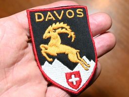 VINTAGE Badge DAVOS nos ST GALLER STICKEREI steinbock