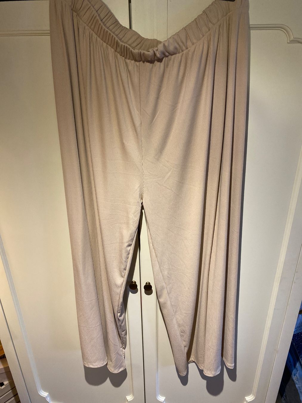 Pantaloni: DAMEN HOSE-WEITE,LEICHTE HOSE,BEIGE – Nuovo e nell'imballaggio originale da Meienried venduto da ManuelaBoutique 2