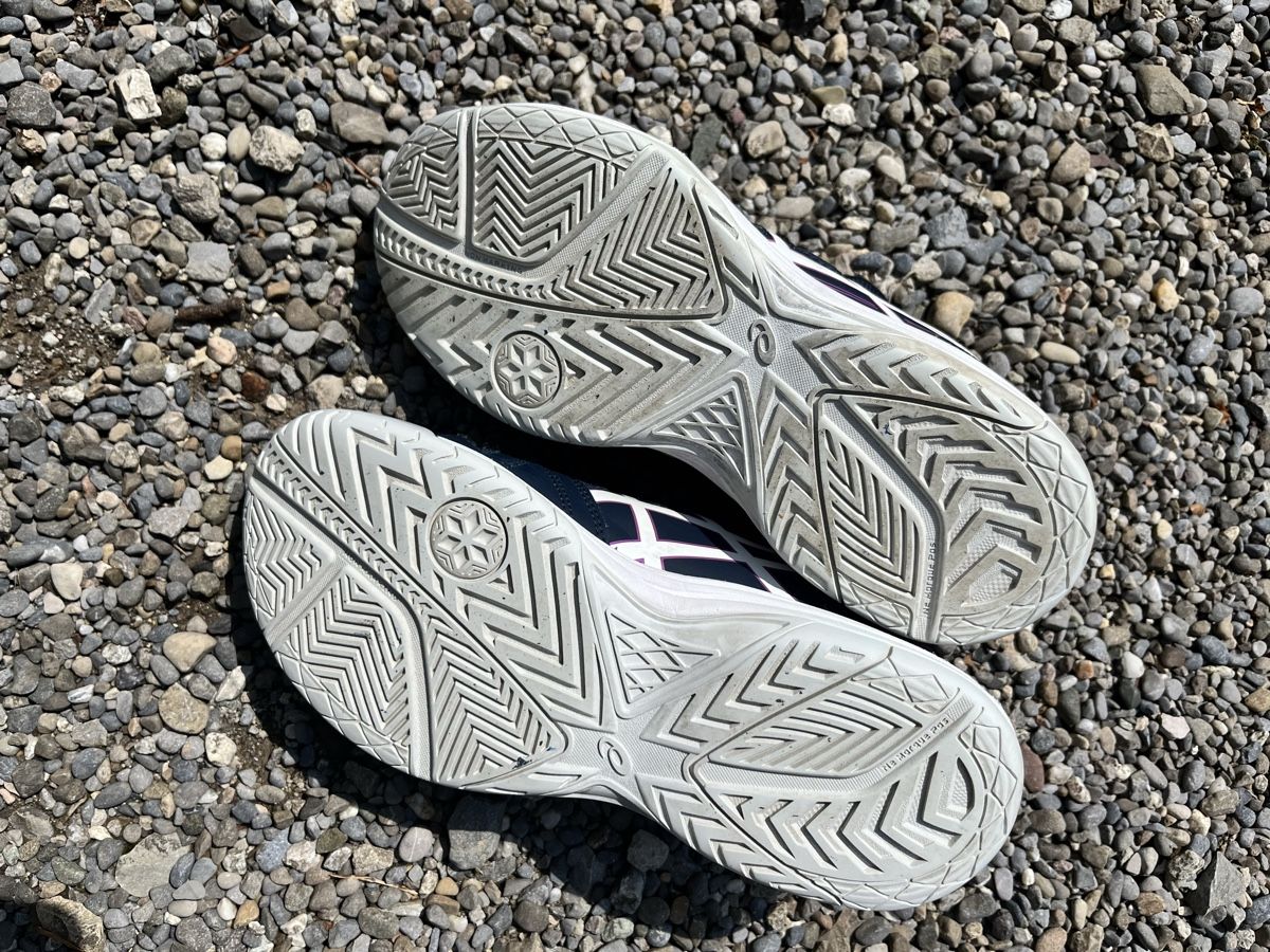Asics Schuhe für Mädchen: Hallenturnschuhe Asics Grösse 36 – Gebraucht aus Volketswil von knecht78 1